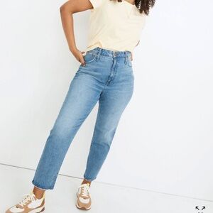 New: Madewell The Classic Straight Jean. Size 25 Petite